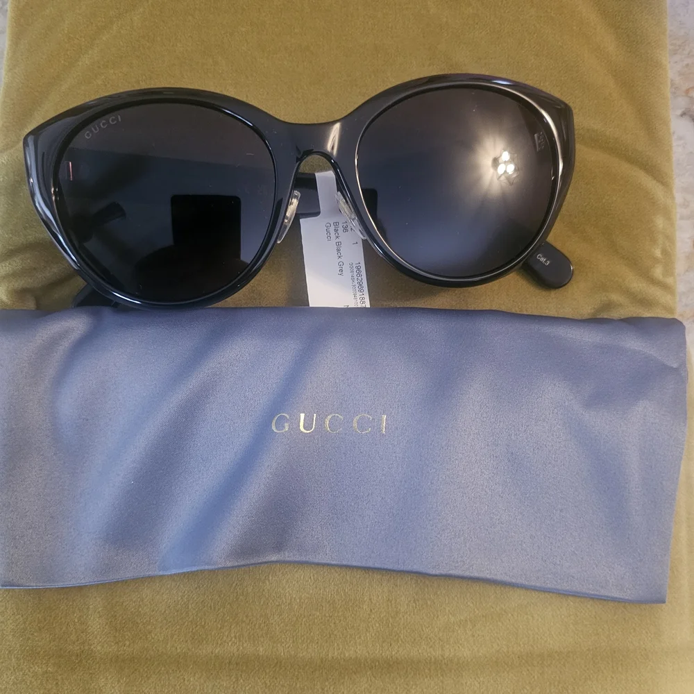 NWT Gucci Black Sunglasses - Picture 5 of 7